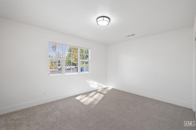 1209 Woodrow Avenue, Bakersfield, CA 93308