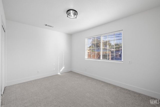 1209 Woodrow Avenue, Bakersfield, CA 93308