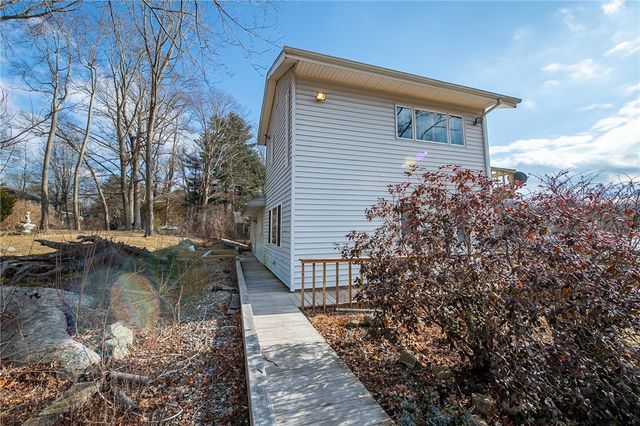 22 Cady Lane, Glocester, RI 02814