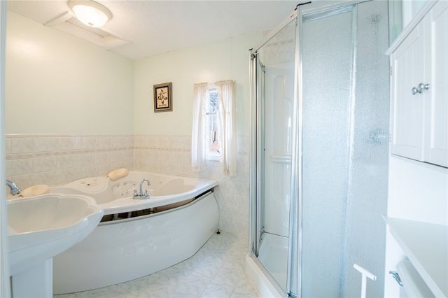 22 Cady Lane, Glocester, RI 02814