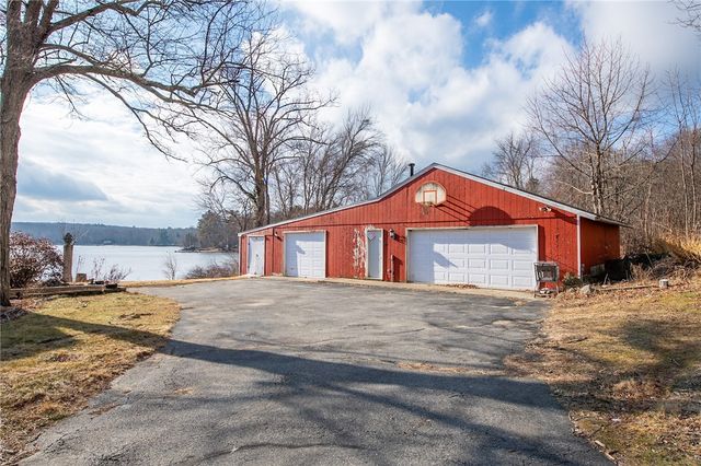 22 Cady Lane, Glocester, RI 02814