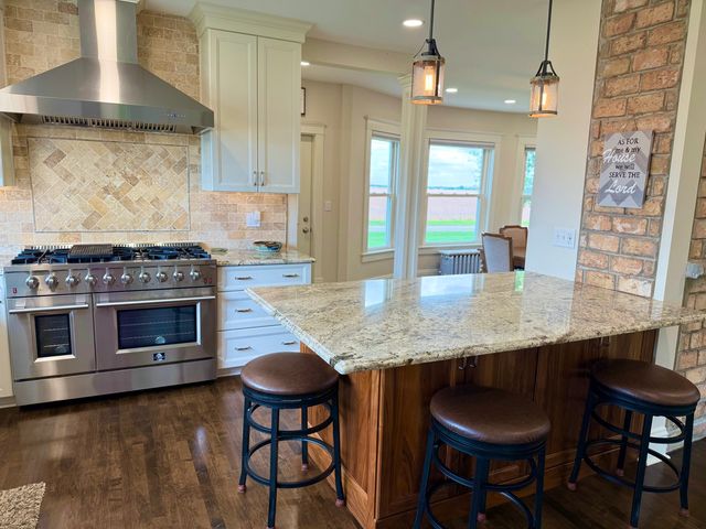 4731 E 10th Road, Earlville, IL 60518