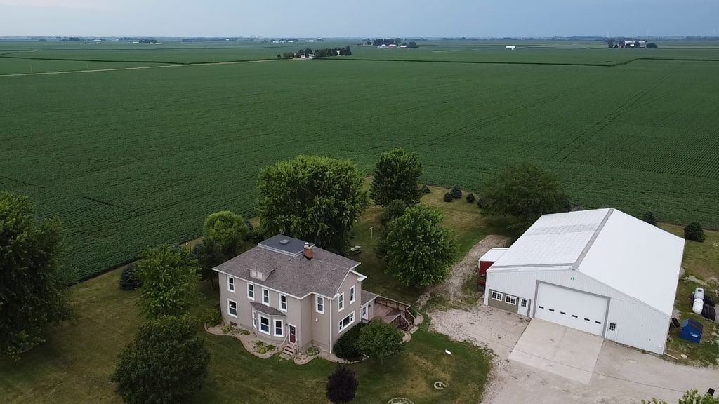 4731 E 10th Road, Earlville, IL 60518