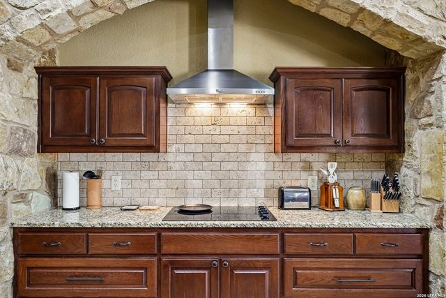 129 HIDDEN FOREST DR, La Vernia, TX 78121