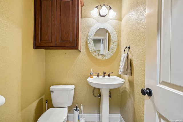 129 HIDDEN FOREST DR, La Vernia, TX 78121