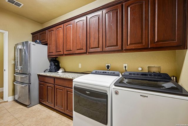 129 HIDDEN FOREST DR, La Vernia, TX 78121