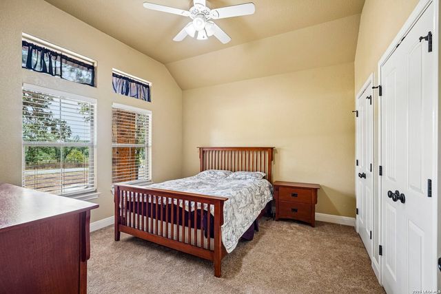 129 HIDDEN FOREST DR, La Vernia, TX 78121