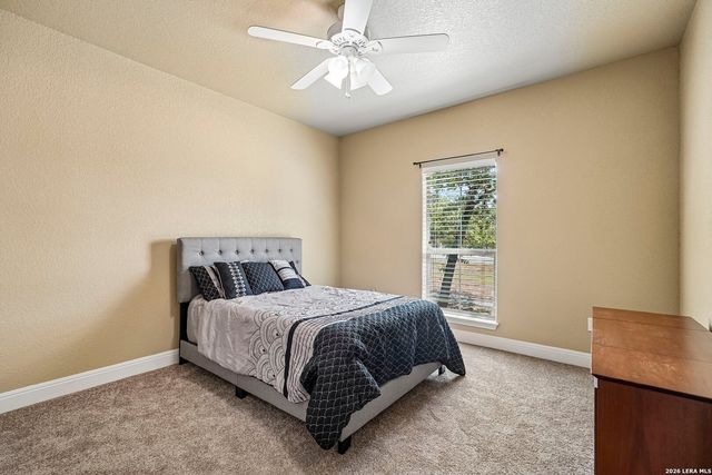 129 HIDDEN FOREST DR, La Vernia, TX 78121