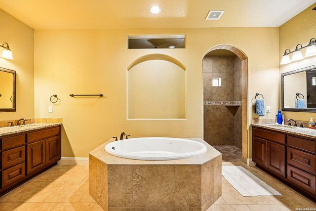 129 HIDDEN FOREST DR, La Vernia, TX 78121