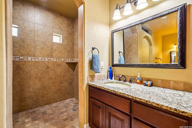 129 HIDDEN FOREST DR, La Vernia, TX 78121