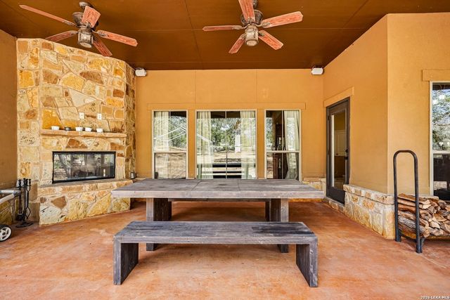 129 HIDDEN FOREST DR, La Vernia, TX 78121