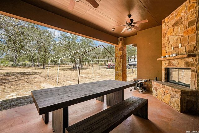 129 HIDDEN FOREST DR, La Vernia, TX 78121