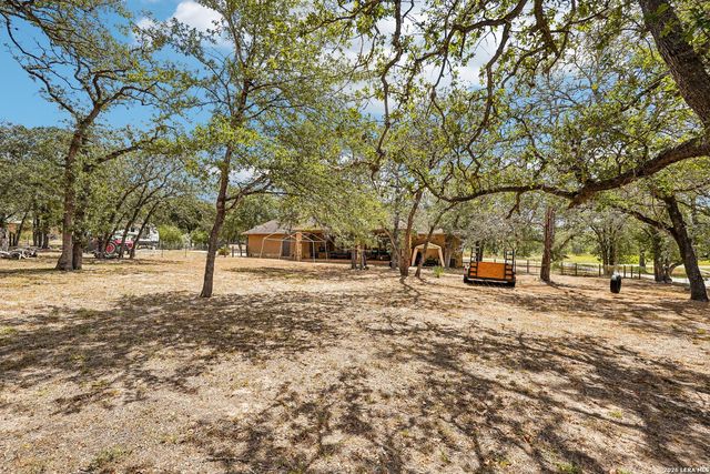129 HIDDEN FOREST DR, La Vernia, TX 78121