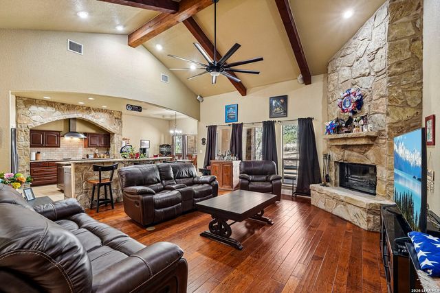 129 HIDDEN FOREST DR, La Vernia, TX 78121
