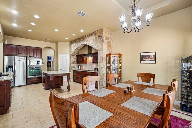 129 HIDDEN FOREST DR, La Vernia, TX 78121