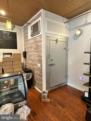 4254 MAIN ST, Philadelphia, PA 19127