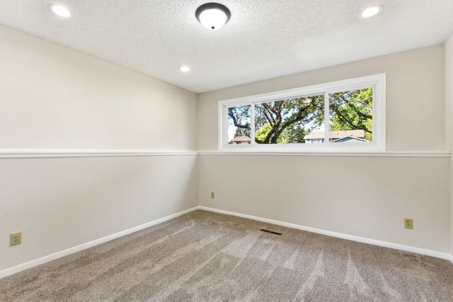 4233 Braddock Trail, Eagan, MN 55123