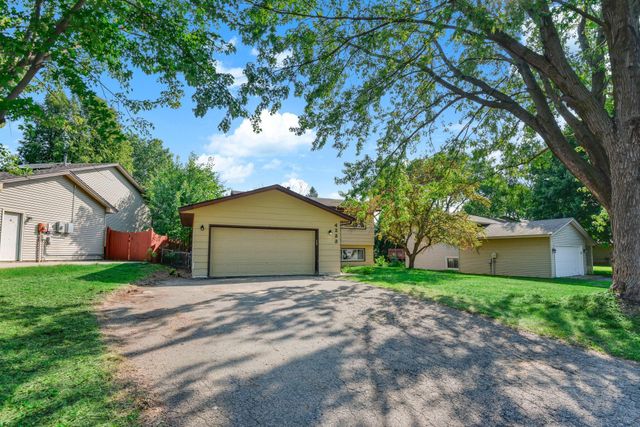 4233 Braddock Trail, Eagan, MN 55123