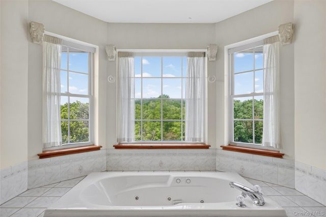 2 Melissa Lane, Washingtonville, NY 10992