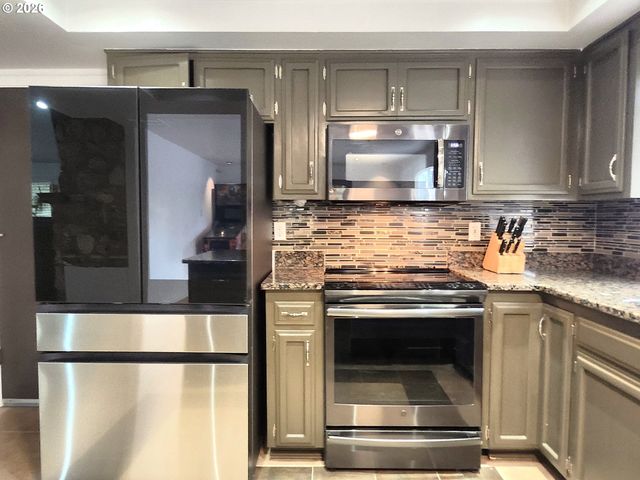 1387 WINDSONG Ct, Salem, OR 97304