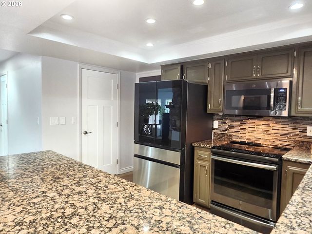 1387 WINDSONG Ct, Salem, OR 97304