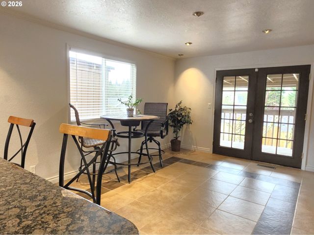 1387 WINDSONG Ct, Salem, OR 97304