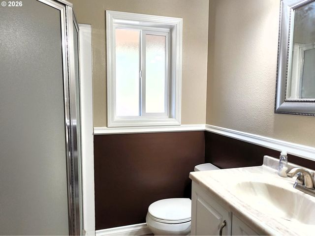 1387 WINDSONG Ct, Salem, OR 97304