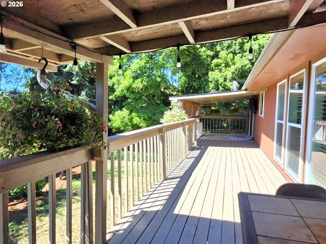 1387 WINDSONG Ct, Salem, OR 97304