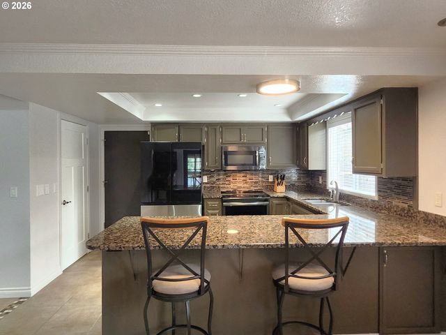 1387 WINDSONG Ct, Salem, OR 97304