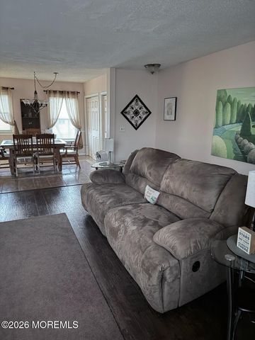 84 D White Street D, Eatontown, NJ 07724