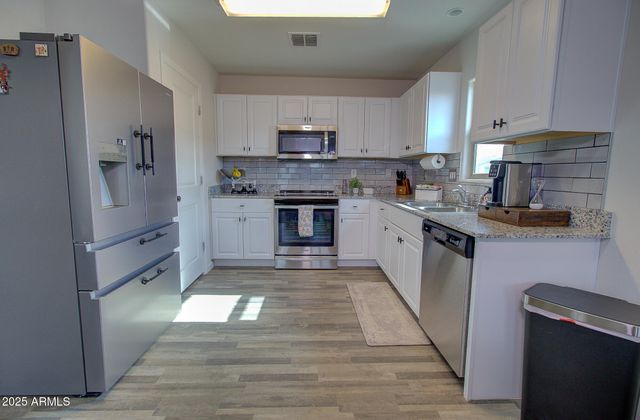 130 S SENECA Drive, Eloy, AZ 85131