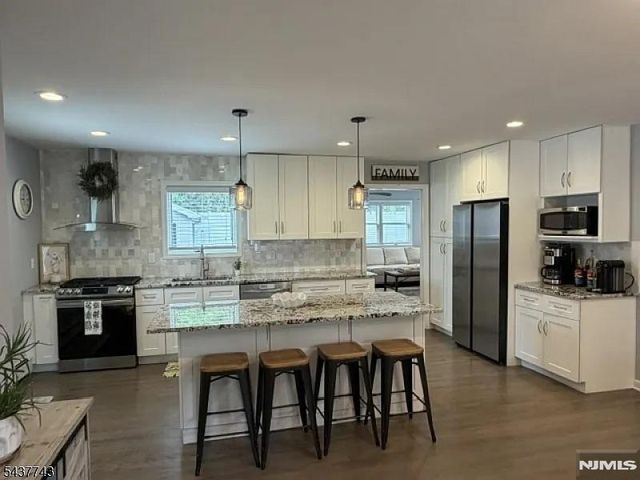 13 Crane Terrace, Verona, NJ 07044