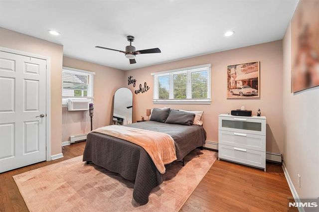 13 Crane Terrace, Verona, NJ 07044