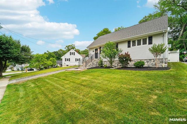13 Crane Terrace, Verona, NJ 07044