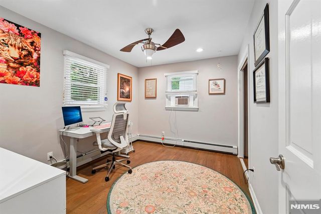 13 Crane Terrace, Verona, NJ 07044