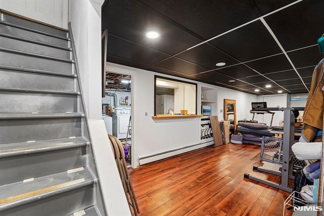 13 Crane Terrace, Verona, NJ 07044