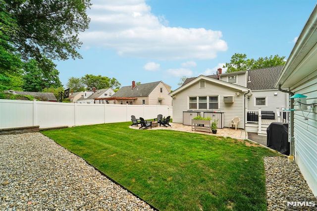 13 Crane Terrace, Verona, NJ 07044