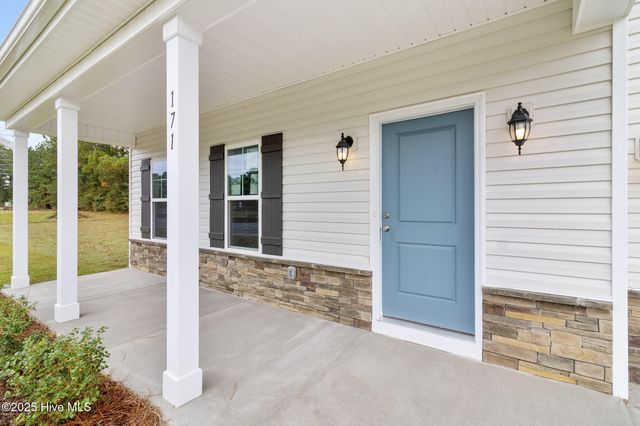 171 Traveller Way, Raeford, NC 28376