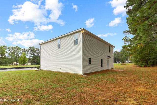 171 Traveller Way, Raeford, NC 28376