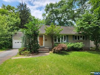 86 Azalea Street, Paramus, NJ 07652
