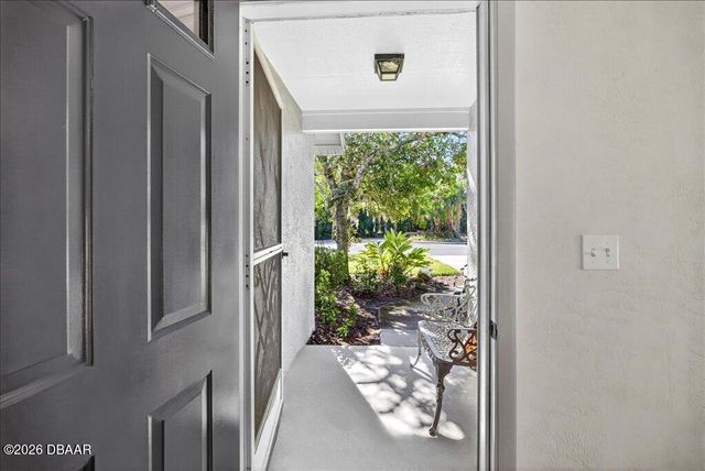 16 Lake Forest Court N, Palm Coast, FL 32137