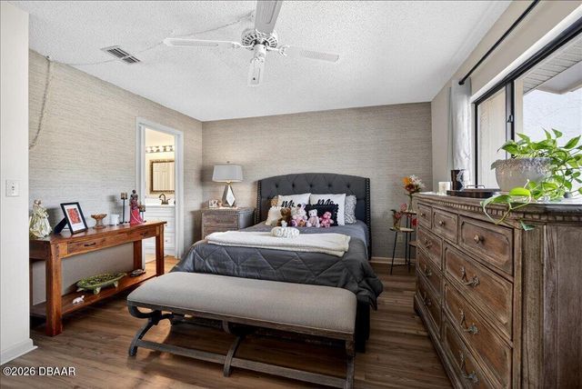 16 Lake Forest Court N, Palm Coast, FL 32137