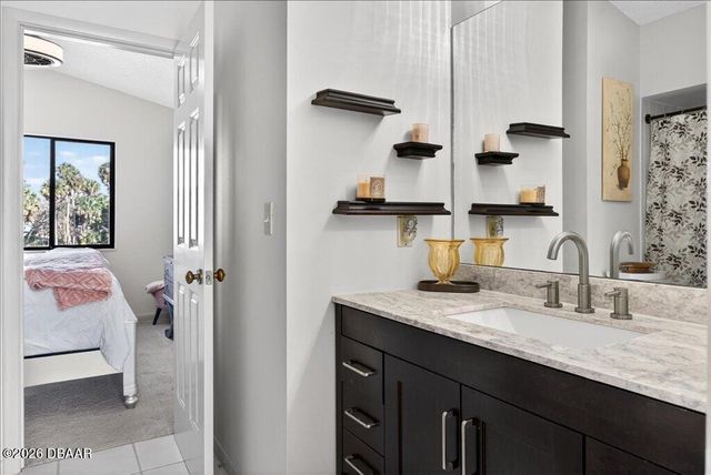 16 Lake Forest Court N, Palm Coast, FL 32137