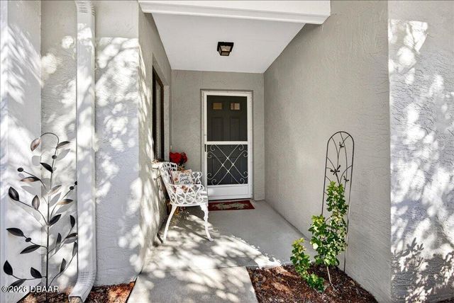 16 Lake Forest Court N, Palm Coast, FL 32137