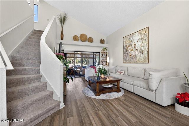 16 Lake Forest Court N, Palm Coast, FL 32137