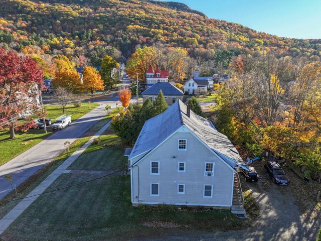 5 Pleasant Street, Bristol, VT 05443