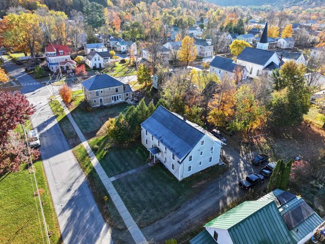 5 Pleasant Street, Bristol, VT 05443
