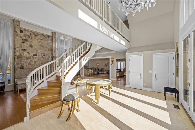 2045 Kipling Court, Highland Park, IL 60035