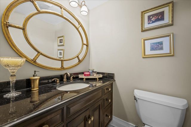 2045 Kipling Court, Highland Park, IL 60035