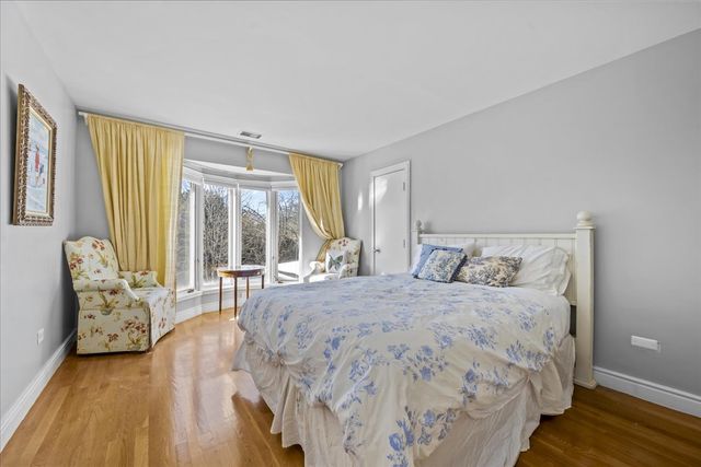 2045 Kipling Court, Highland Park, IL 60035